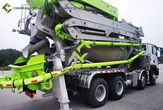 Controllo idraulico aperto 4 bracci in forma di M pieghevole 32-4M Pompa per calcestruzzo montata su camion con miscelatore